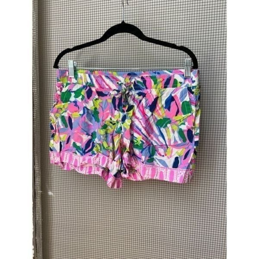 Lilly Pulitzer Katia Shorts Havin a Blast Sz medium Stretch Waist Rayon Colorful